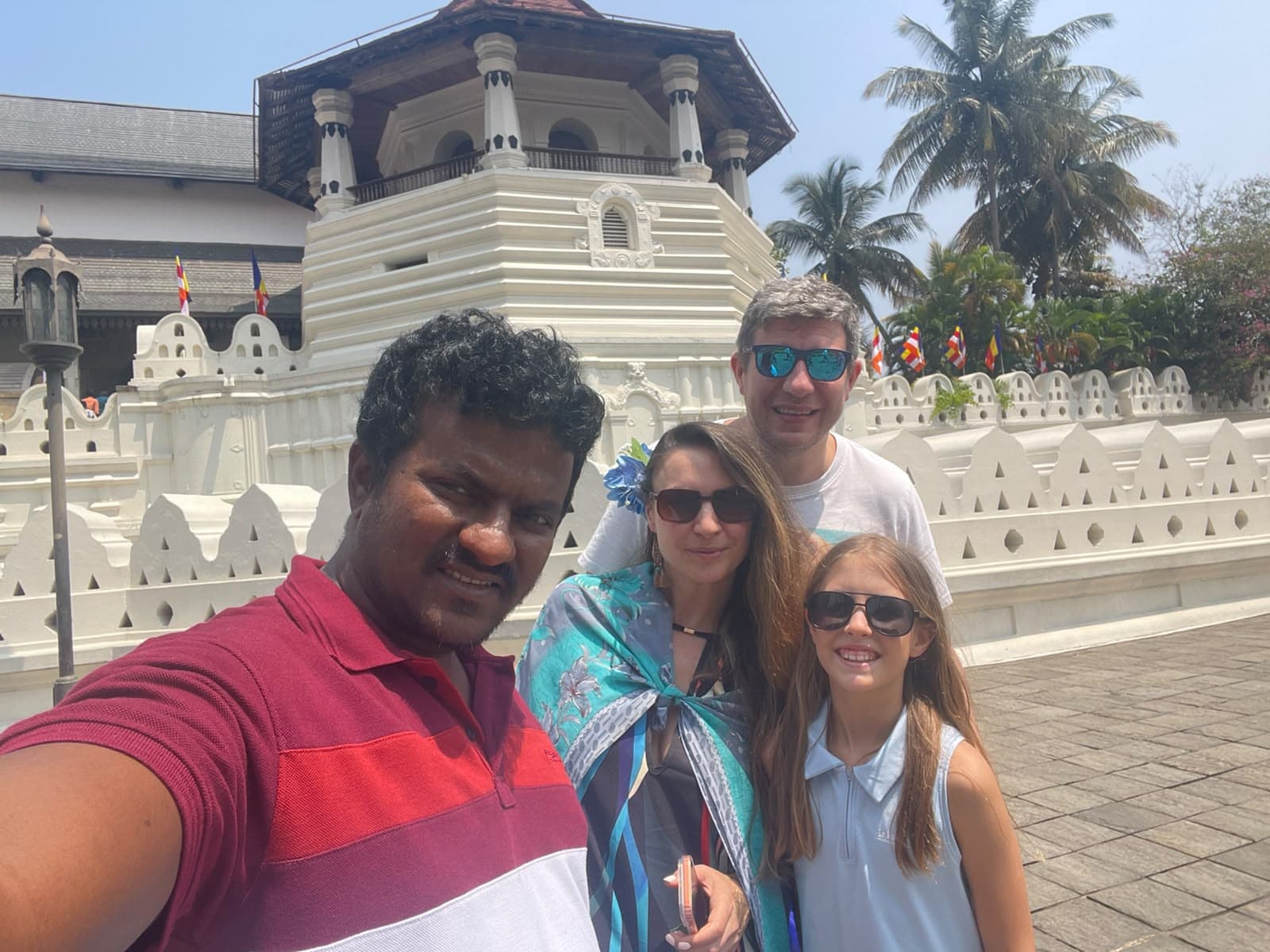 Guests with their local DAT Comfort host in Kandy